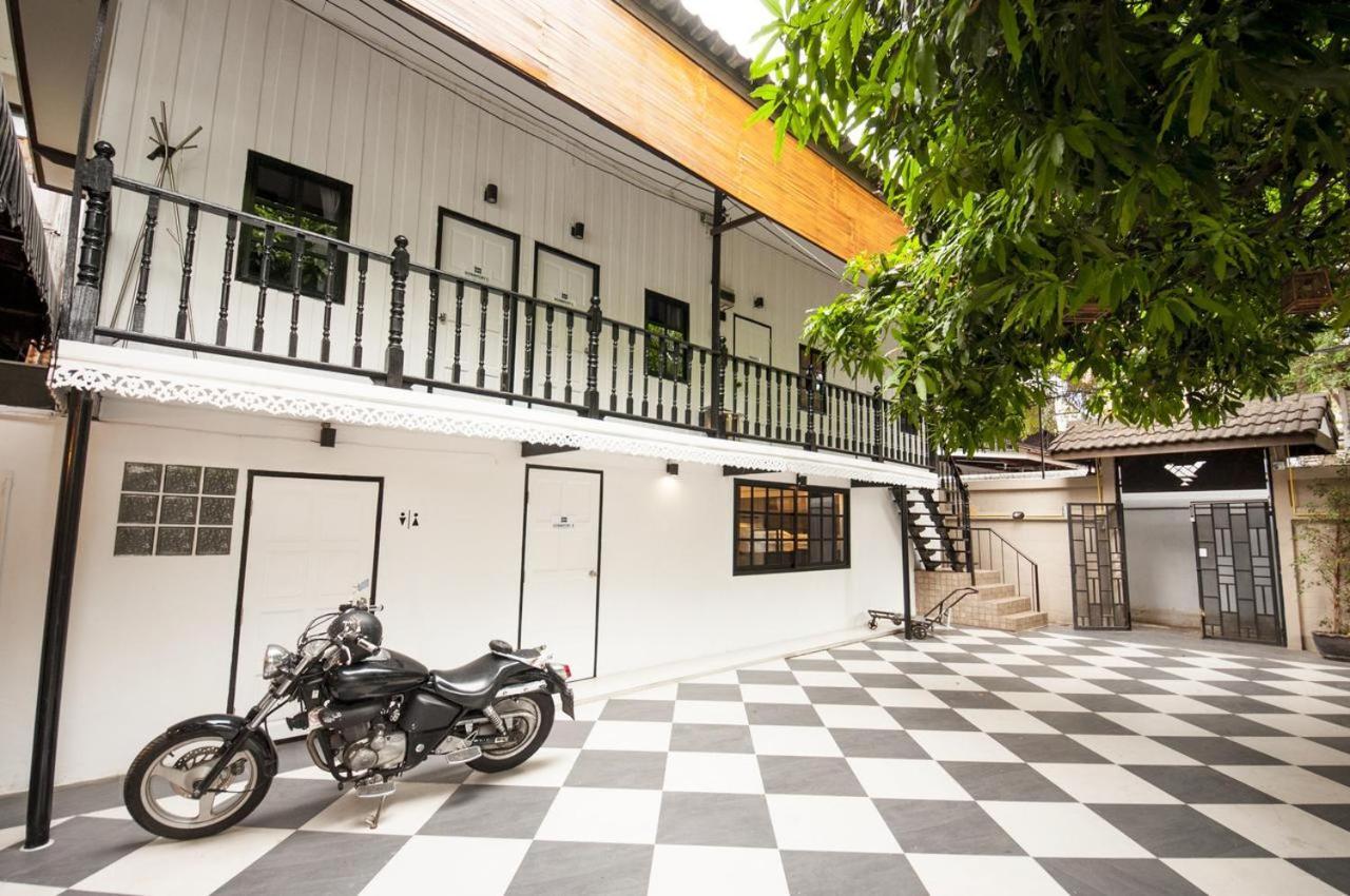 The Hidden House Bangkok Exterior photo