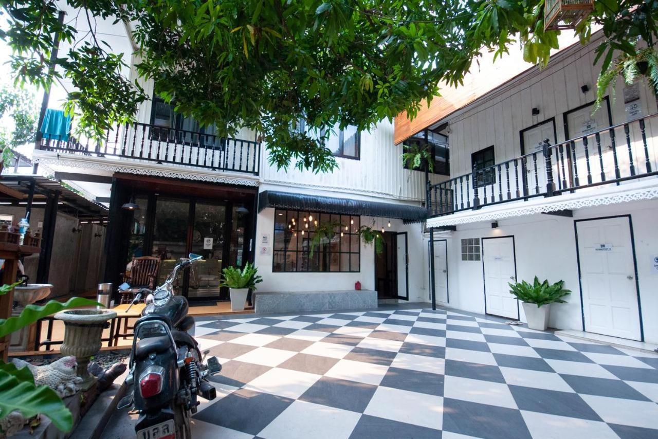 The Hidden House Bangkok Exterior photo